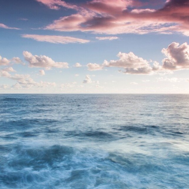 ＊
【２０２６年度の１年間のリーディング
スタートします】
　
対面とオンライン
ライン電話でもOKです。
 　　
1ヶ月ごとのリーディングをいたします。
時間が余った場合は
その他の質問にもお答えします。
　　
2025年12月〜2026年の旧正月（2月17日）
の期間お受けします！
　　　
イヤーリーディングを受けていただいた
全ての方に
あなたのために歌った歌
（1分半くらい）か
遠隔ヒーリングをプレゼントします。
どちらか選んでいただけたら幸いです。
　　　
歌はボイスヒーリング
または
私がその方のためにえらんだ
歌になります。
Nana musicにて
聴くことができるようにしますね。
　　　
料金は
60分￥8000
90分￥12,000
120分￥15,000
　
お申し込みはコメントまたは
メッセージからおねがいします。

★12月10日は小竹町で時間が合えば
お時間取れます。ご相談ください。