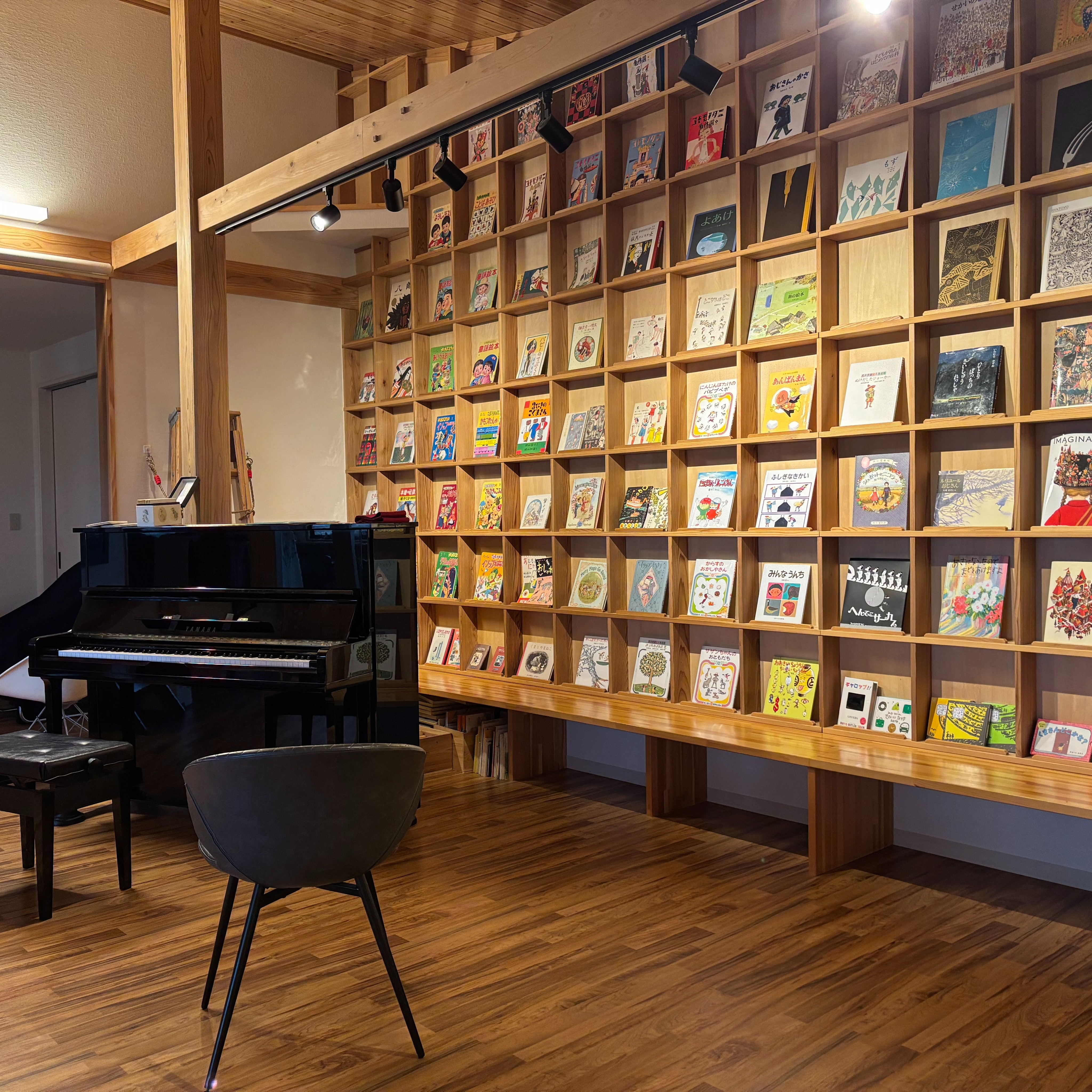 ＊
【7月29日（水）小竹町木のうたさんで
歌のレッスン、カードリーディング
ミニセッションお受けします】
15:00~16:00
16:00~17:00
のふた枠募集いたします。
いずれも60分6,000円です。
ご希望の方はお知らせください。
6,000の他にドリンク代500円が必要です。
ご希望の方はメッセージお願いします。
＃カードリーディング
＃ミニセッション
＃ボイスレッスン
＃ボイスヒーリング